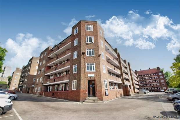 2 bedroom Flat for sale in London