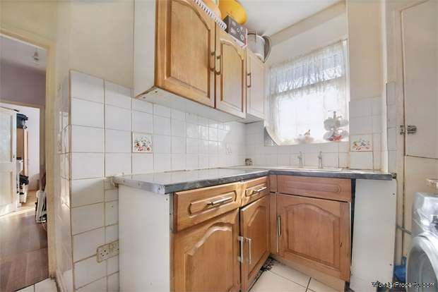 Additional Property Image 2 bedroom Flat for sale in London 5