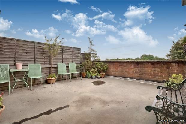 Additional Property Image 3 bedroom Maisonette for sale in Leeds 10