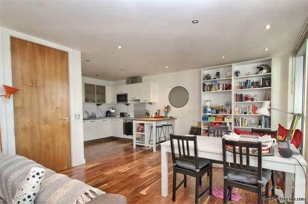 Additional Property Image 2 bedroom Flat for sale in Salford 4