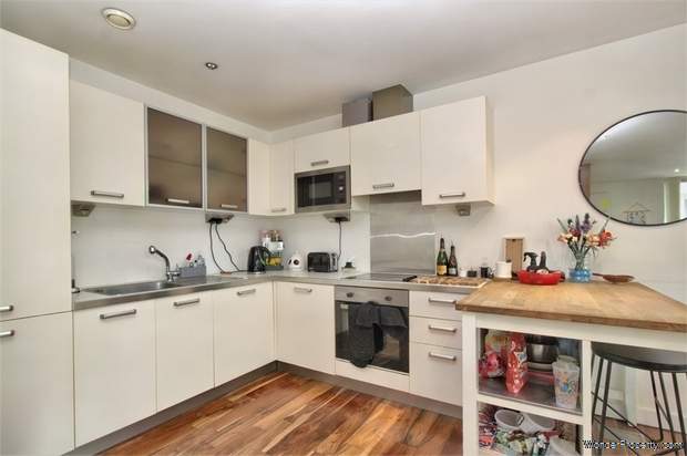 Additional Property Image 2 bedroom Flat for sale in Salford 5