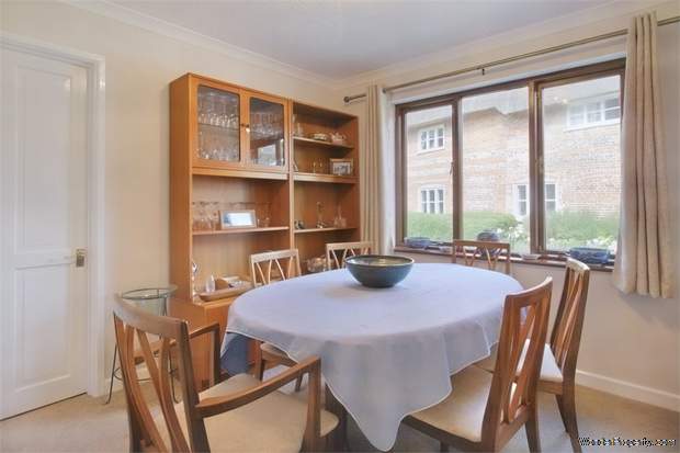 Additional Property Image 4 bedroom Detached for sale in Stockbridge 7
