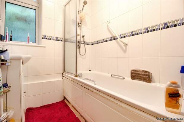 Additional Property Image 2 bedroom Flat for sale in London 8