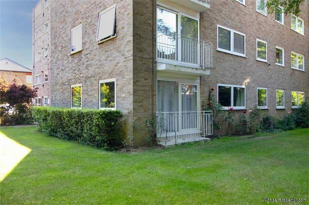 Additional Property Image 2 bedroom Flat for sale in London 9