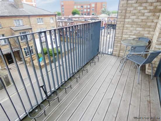 Additional Property Image 2 bedroom Flat for sale in Staines-upon-Thames 2