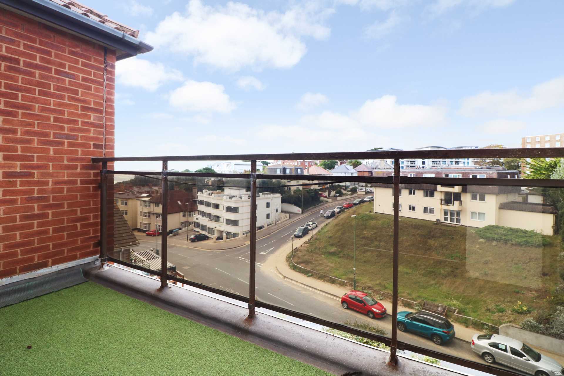 Additional Property Image 1 bedroom Apartment for sale in Bournemouth 4