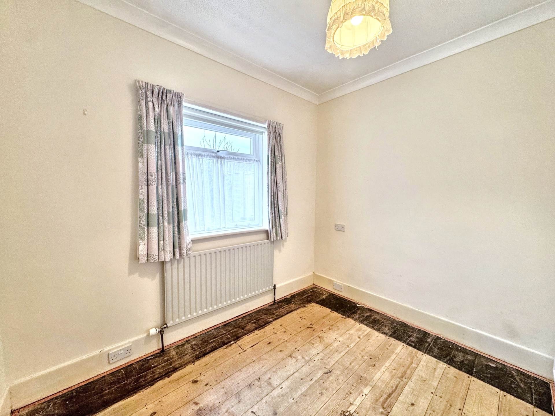 Additional Property Image 2 bedroom Detached Bungalow for sale in Bournemouth 12