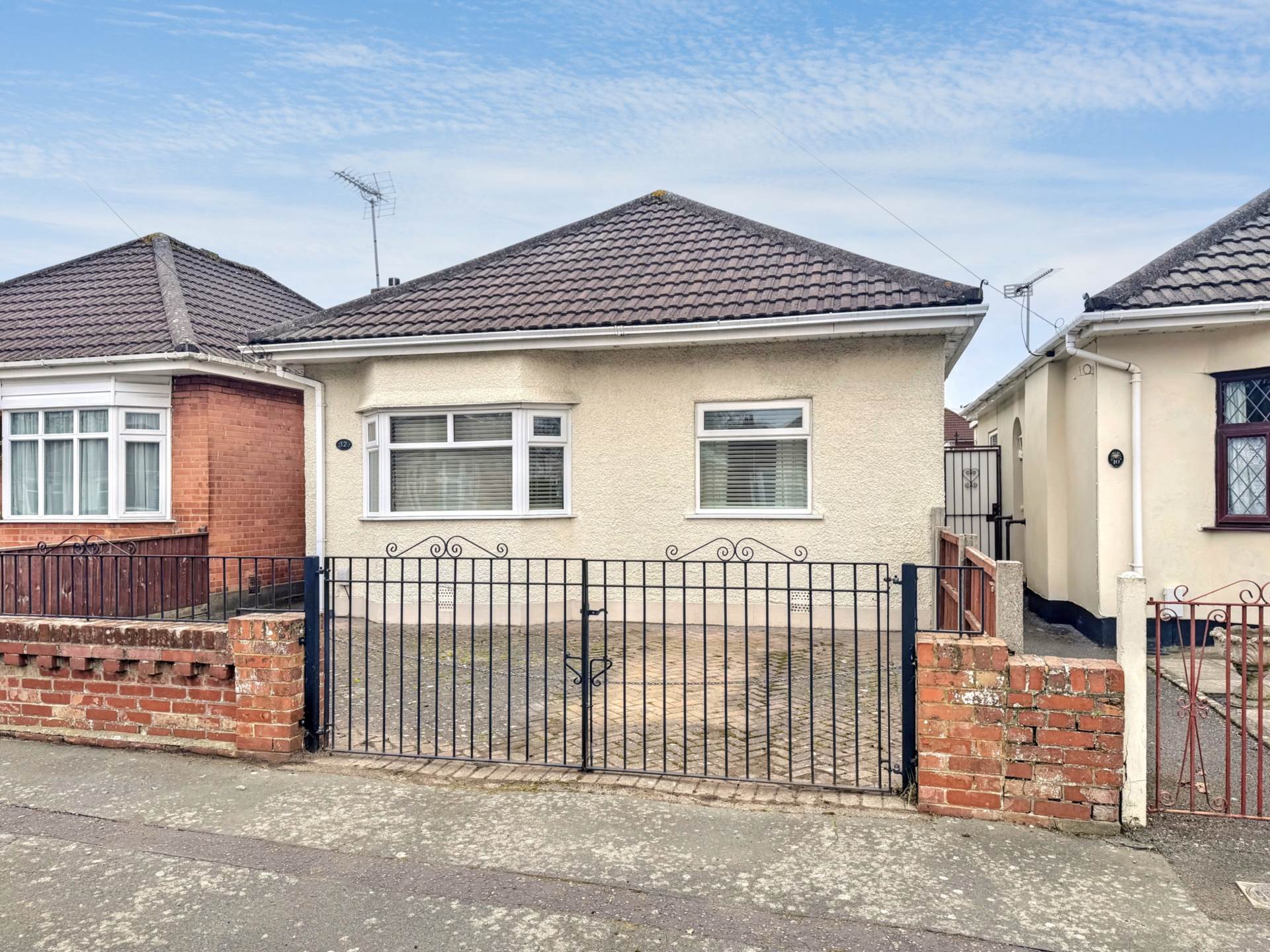 Additional Property Image 2 bedroom Detached Bungalow for sale in Bournemouth 15