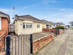 2 bedroom Detached Bungalow for sale in Bournemouth