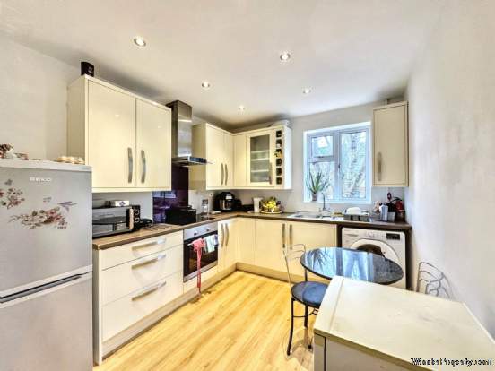Additional Property Image 2 bedroom Flat for sale in Bournemouth 4