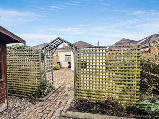 Additional Property Image 2 bedroom Detached Bungalow for sale in Bournemouth 16