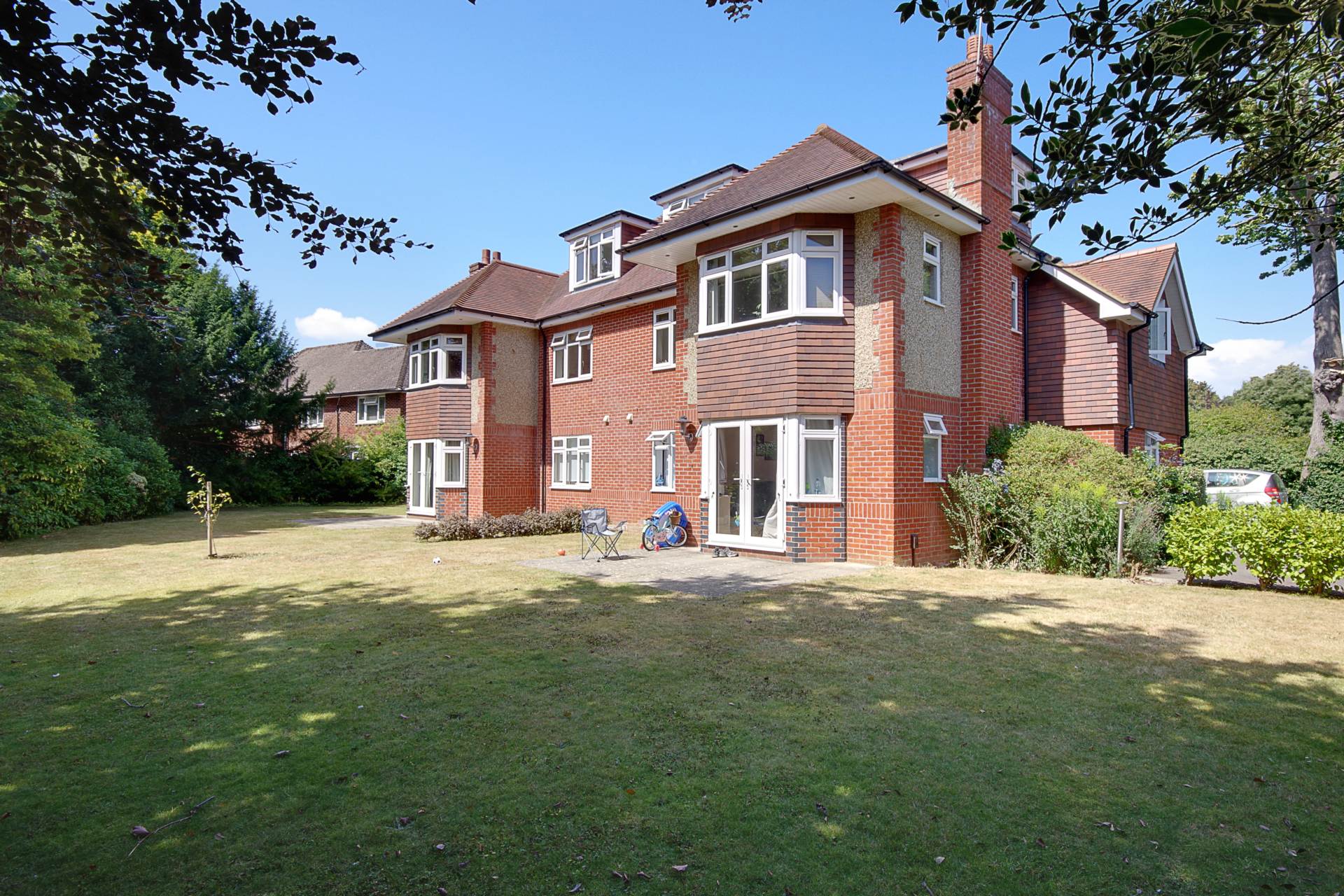 2 bedroom Flat for sale in Bournemouth