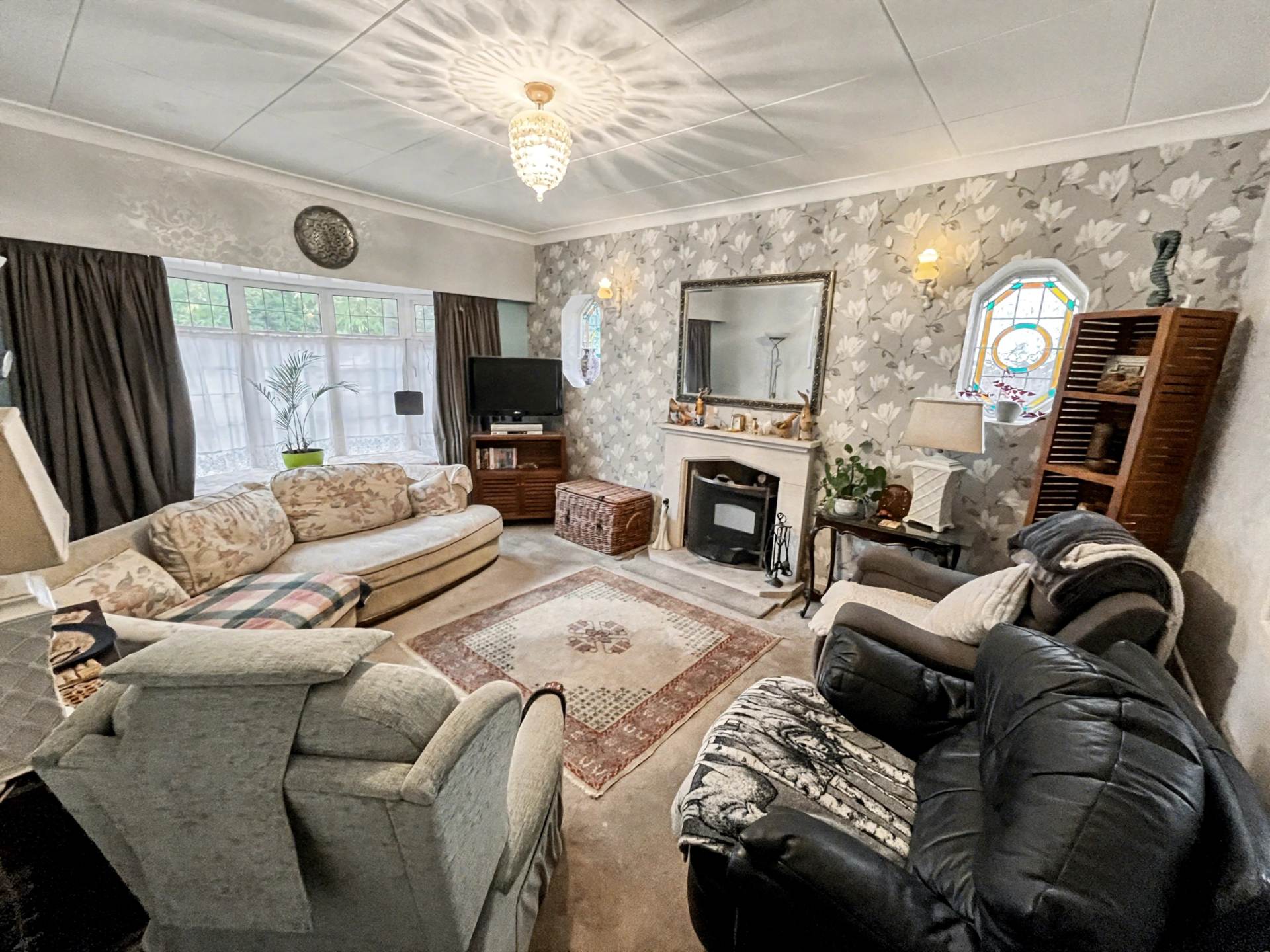 Additional Property Image 3 bedroom Detached Bungalow for sale in Christchurch 3