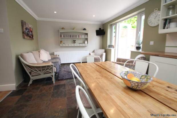 Additional Property Image 2 bedroom Detached Bungalow for sale in Hemel Hempstead 12