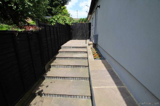 Additional Property Image 2 bedroom Detached Bungalow for sale in Hemel Hempstead 18