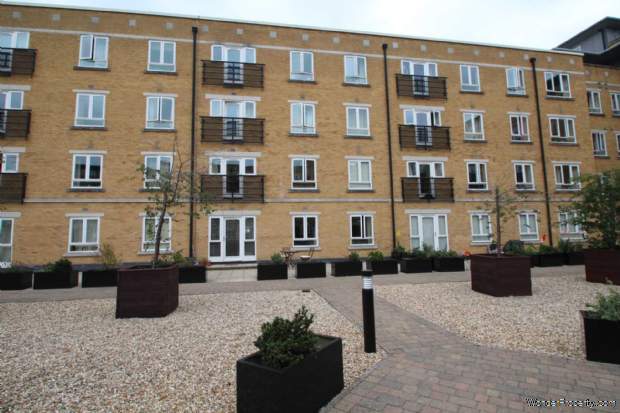 Additional Property Image 2 bedroom Apartment for sale in Kings Langley 12