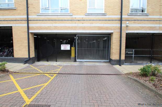 Additional Property Image 2 bedroom Apartment for sale in Kings Langley 14