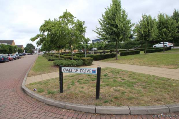 Additional Property Image 2 bedroom Apartment for sale in Kings Langley 16