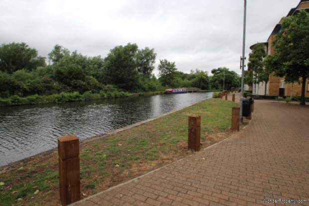 Additional Property Image 2 bedroom Apartment for sale in Kings Langley 19