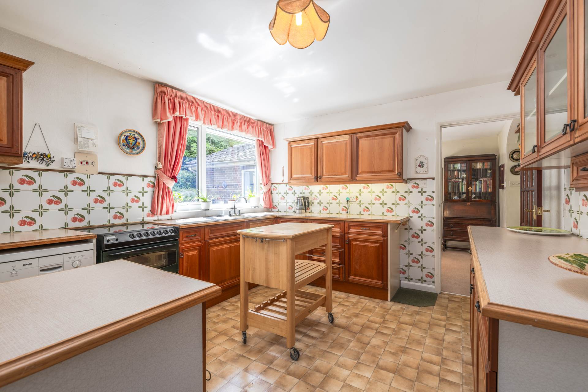Additional Property Image 3 bedroom Detached Bungalow for sale in Penshurst 6