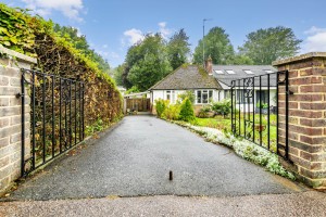 2 bedroom Semi Detached Bungalow for sale in Royal Tunbridge Wells