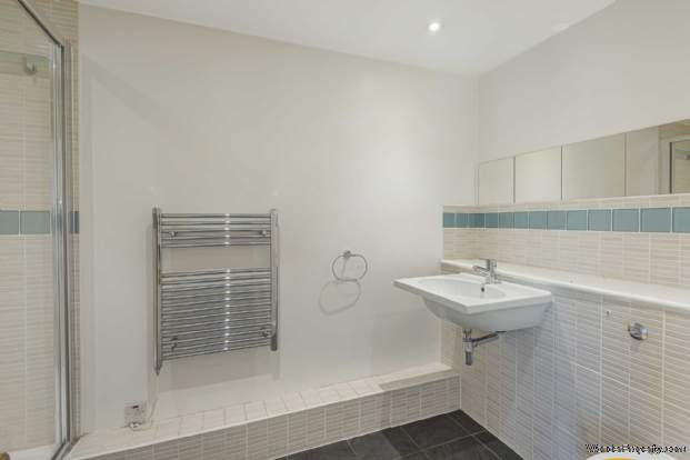 Additional Property Image 3 bedroom Flat for sale in London 13