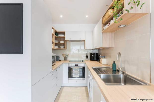 Additional Property Image 2 bedroom Flat for sale in London 3
