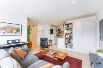 2 bedroom Flat for sale in London