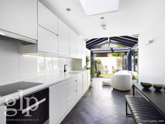 Additional Property Image 3 bedroom Flat for sale in London 2