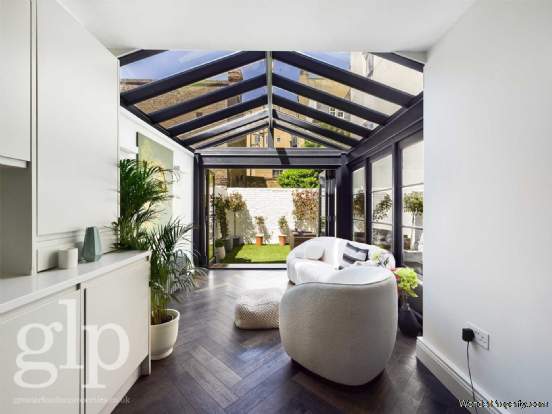 Additional Property Image 3 bedroom Flat for sale in London 3