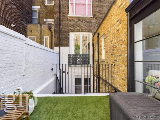 Additional Property Image 3 bedroom Flat for sale in London 8