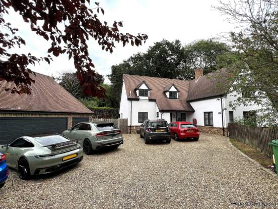 5 bedroom Detached for sale in Basildon