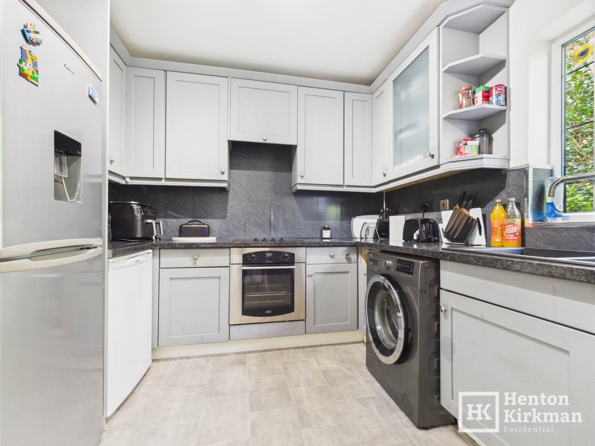 Additional Property Image 2 bedroom Semi Detached Bungalow for sale in Billericay 11