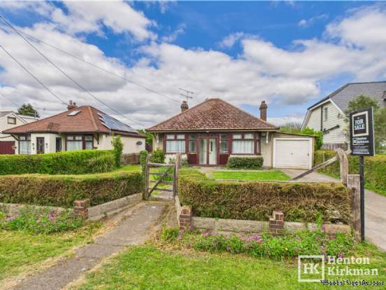 2 bedroom Detached Bungalow for sale in Brentwood