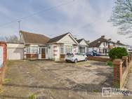 3 bedroom Detached Bungalow for sale in Southend On Sea
