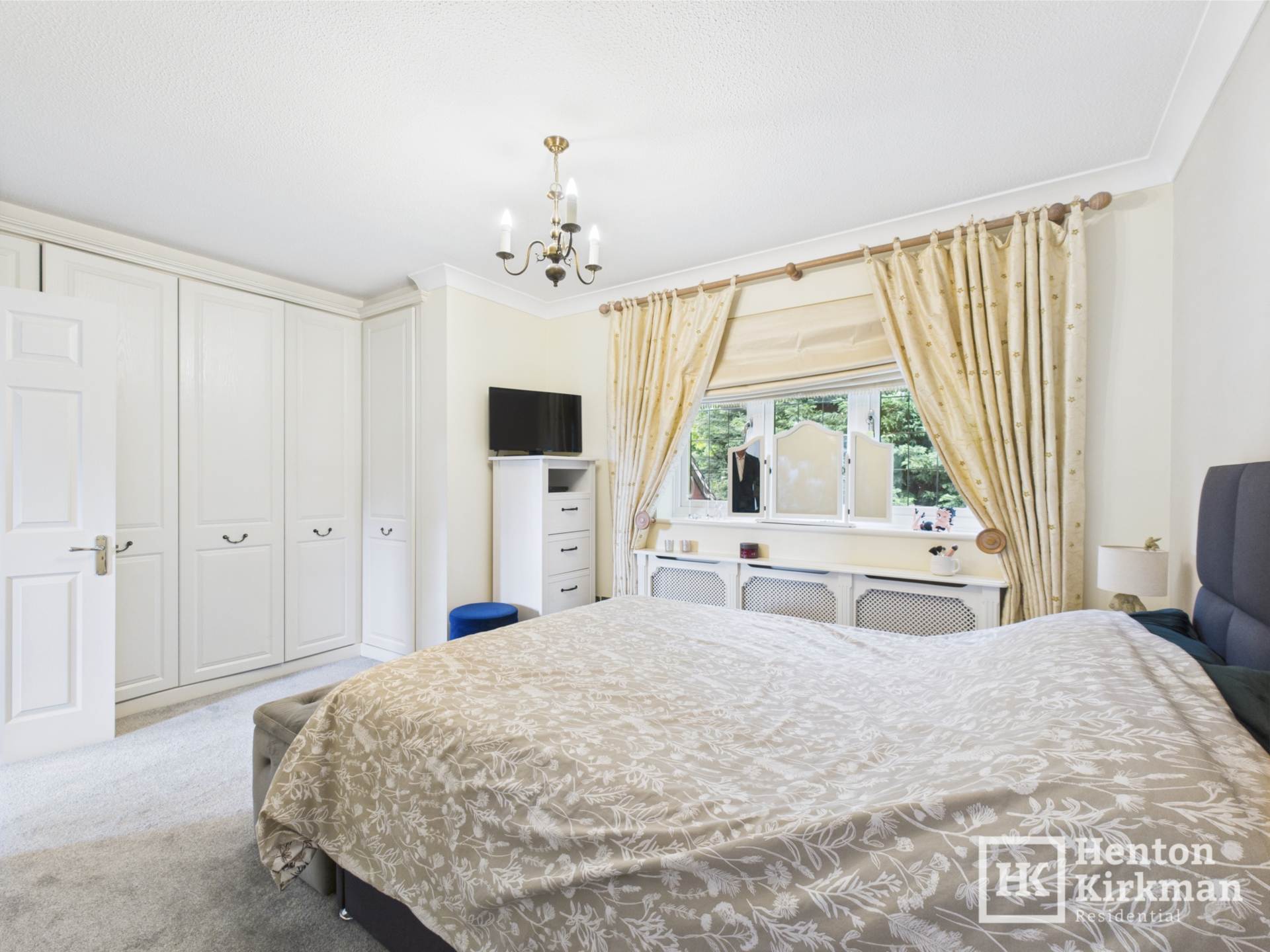 Additional Property Image 4 bedroom Detached for sale in Basildon 13