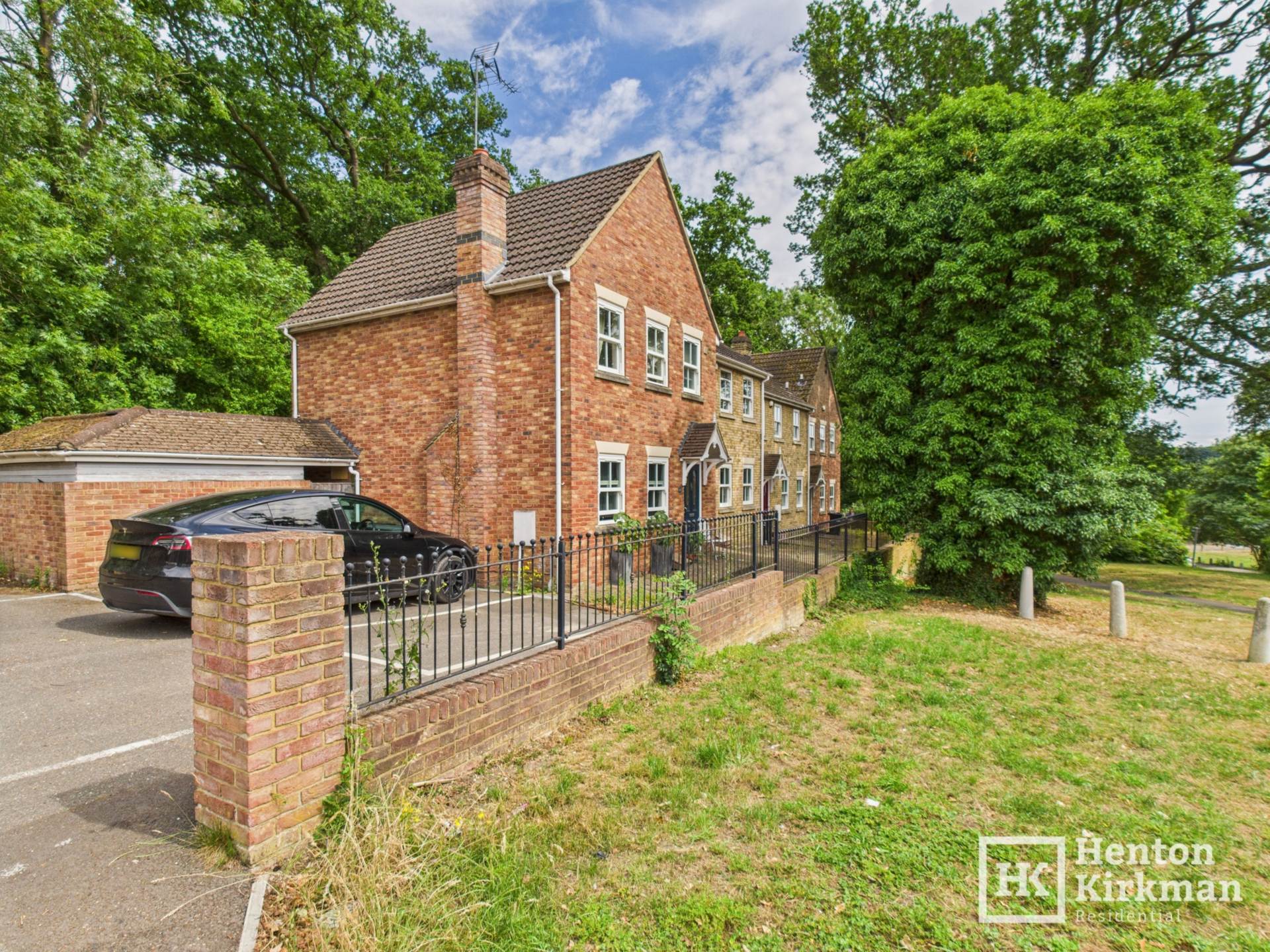 Additional Property Image 2 bedroom Terraced for sale in Billericay 2