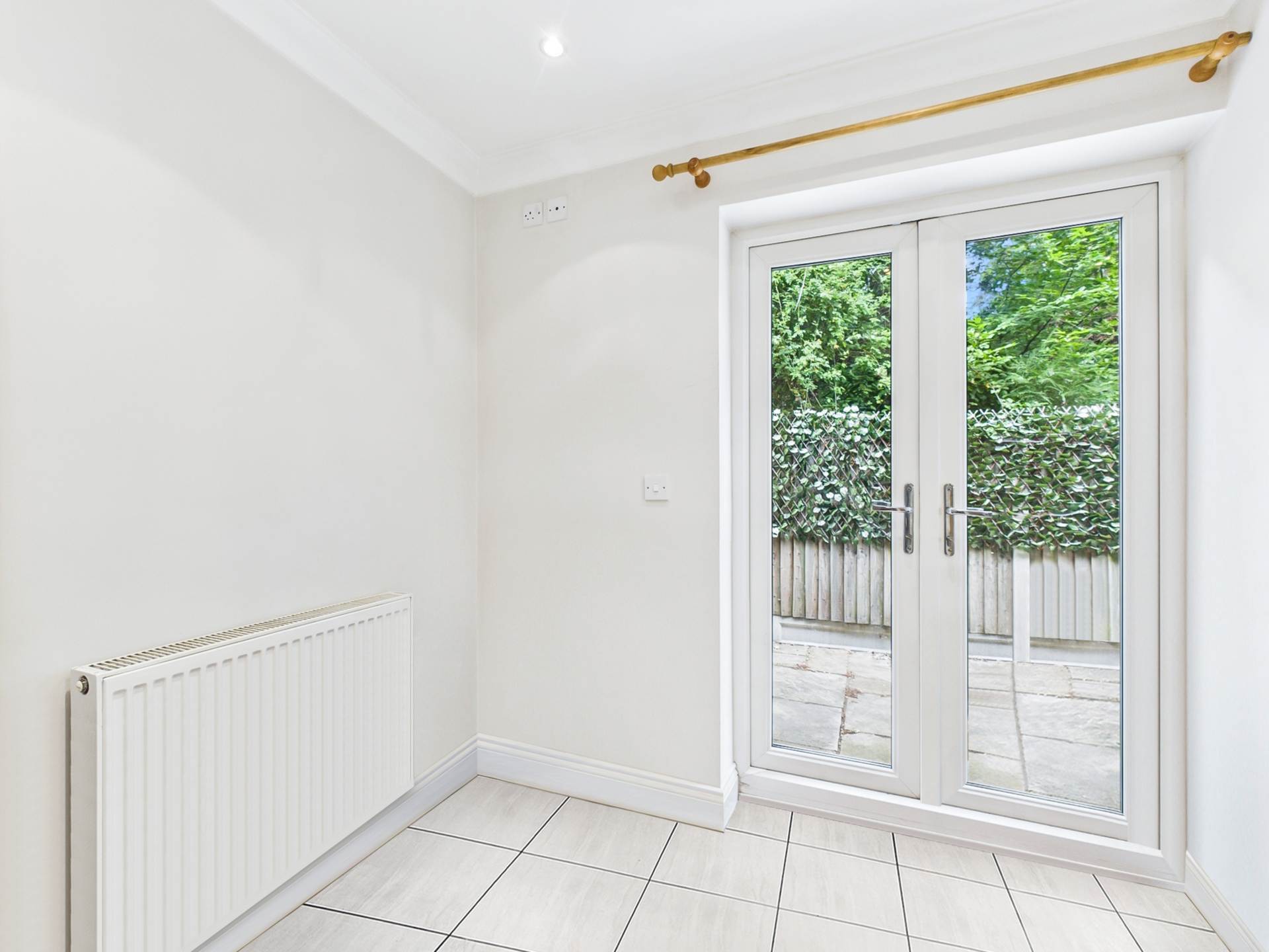 Additional Property Image 2 bedroom Terraced for sale in Billericay 7