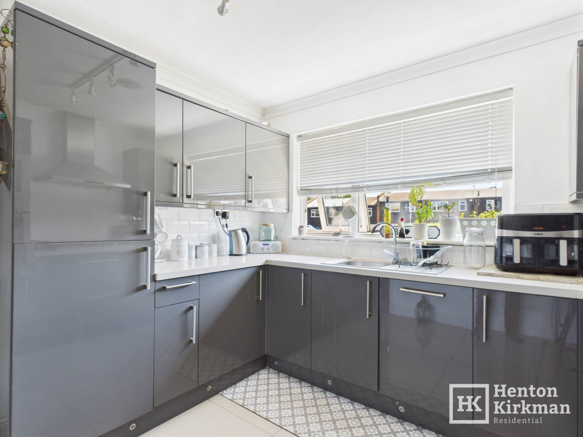 Additional Property Image 2 bedroom Maisonette for sale in Brentwood 4