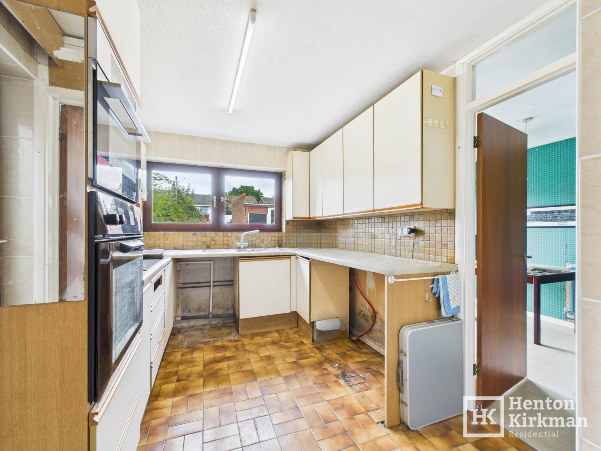 Additional Property Image 4 bedroom Semi Detached for sale in Billericay 3