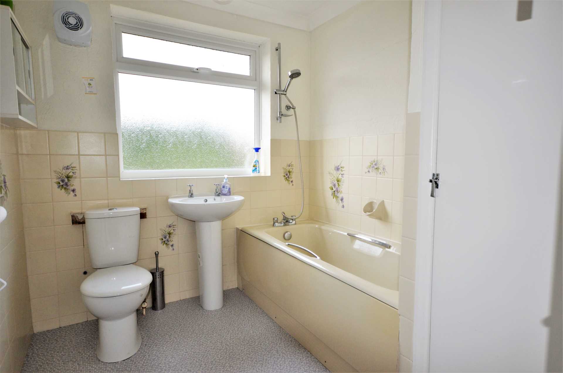 Additional Property Image 3 bedroom Semi Detached for sale in Billericay 10