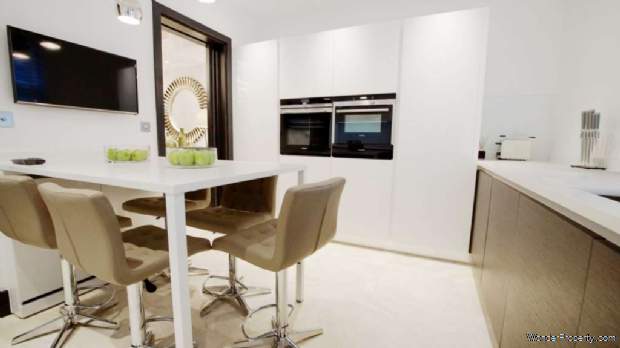 Additional Property Image 4 bedroom Flat for sale in London 9