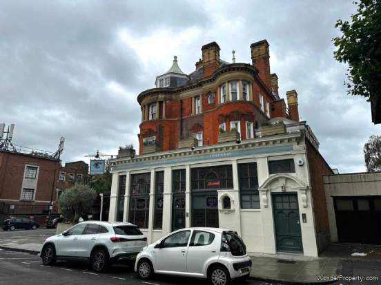 2 bedroom Apartment to rent in London
