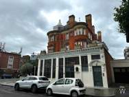 2 bedroom Apartment to rent in London