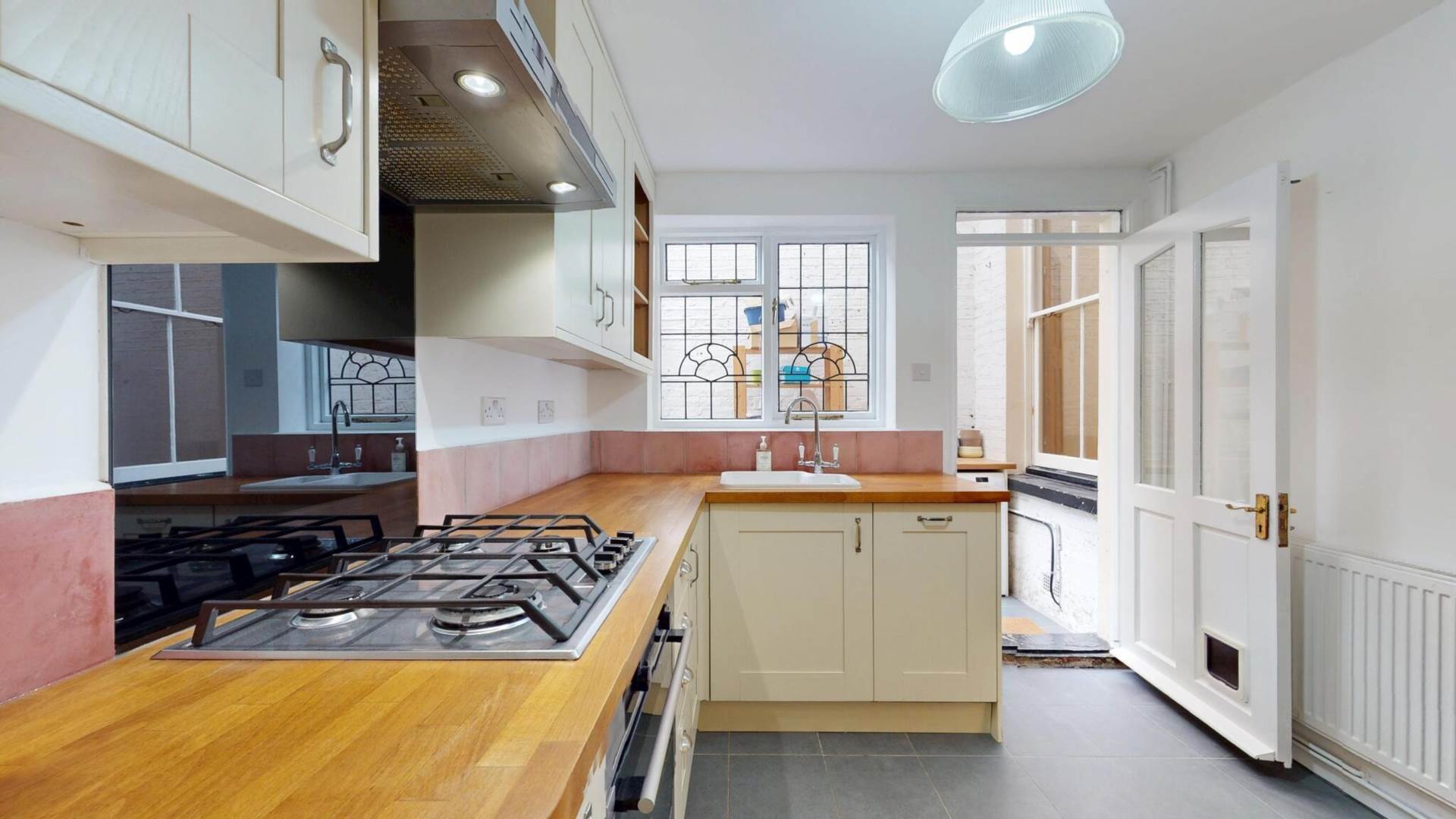 Additional Property Image 2 bedroom Flat for sale in London 9