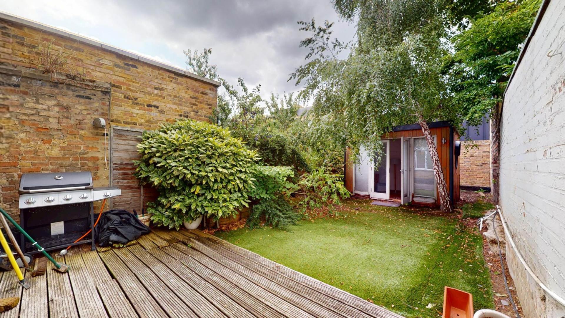 Additional Property Image 2 bedroom Flat for sale in London 13