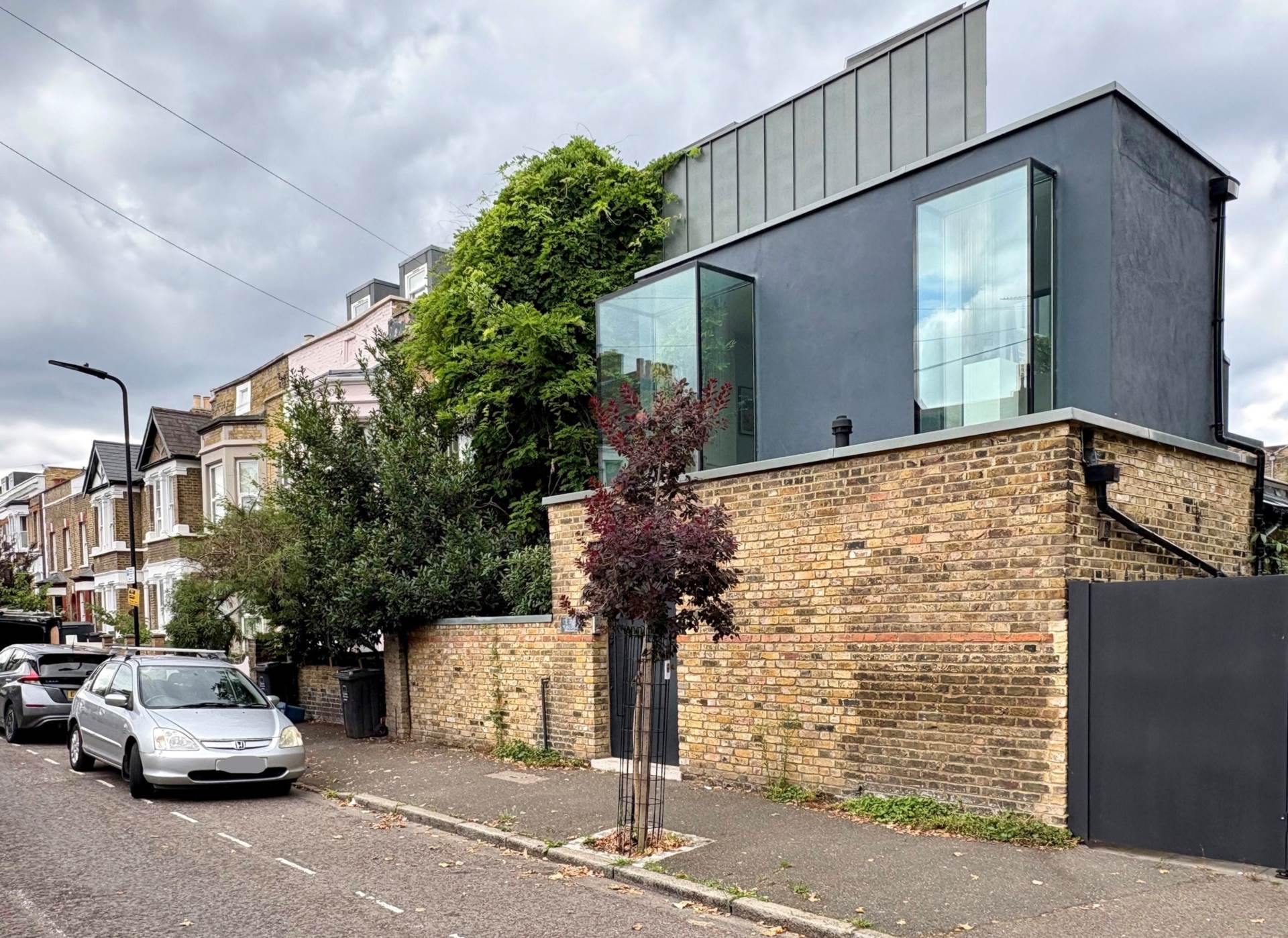 Additional Property Image 2 bedroom Flat for sale in London 16