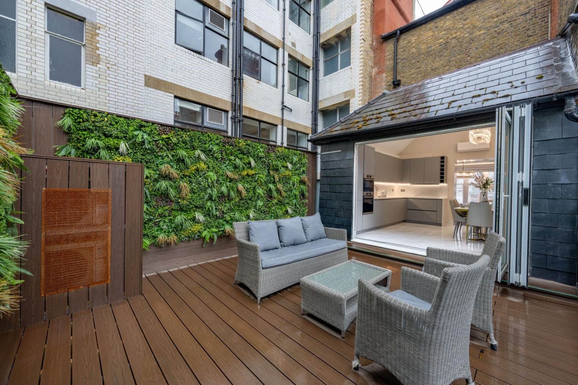 Additional Property Image 4 bedroom Flat to rent in London 3