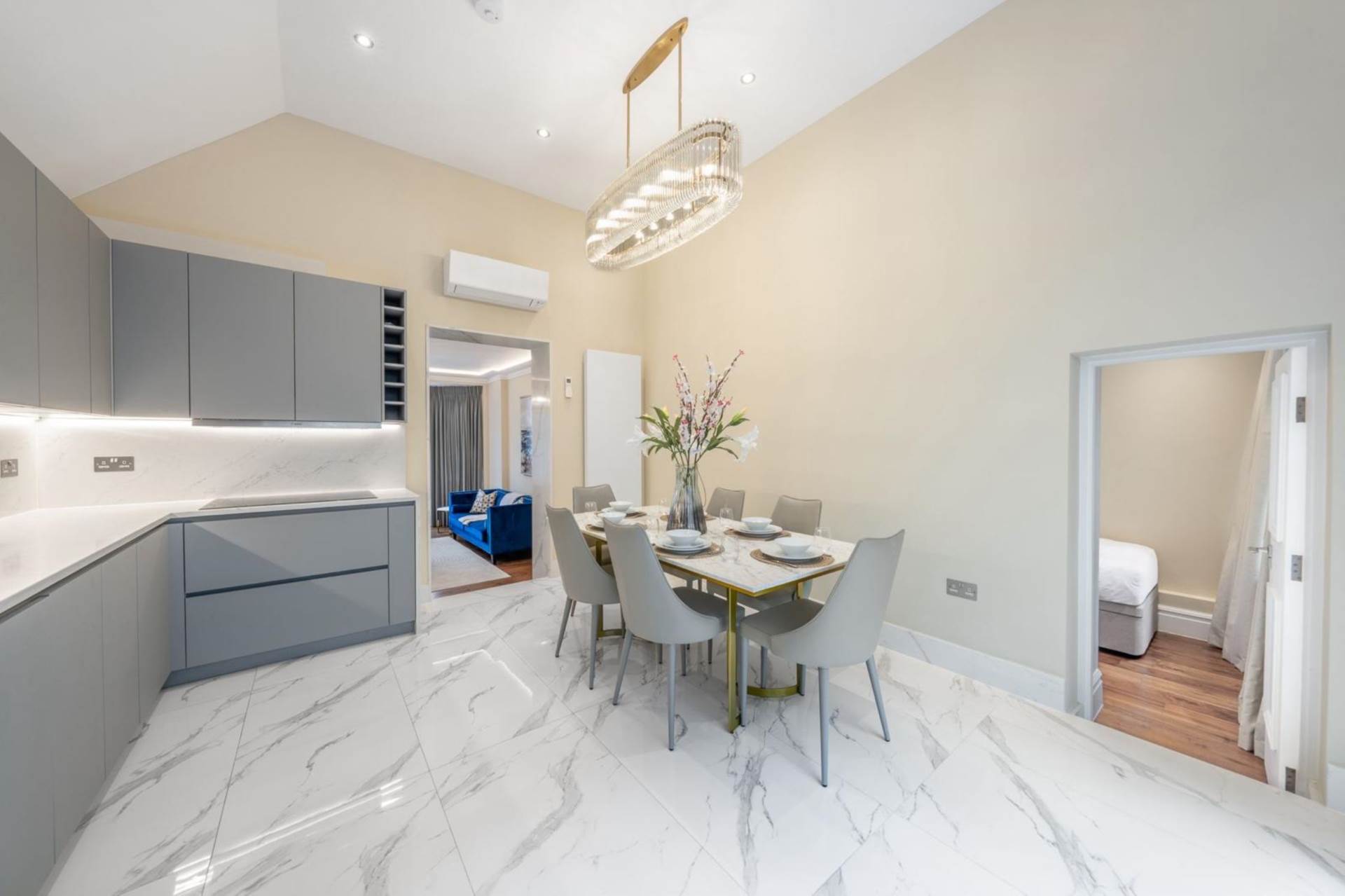 Additional Property Image 4 bedroom Flat to rent in London 8