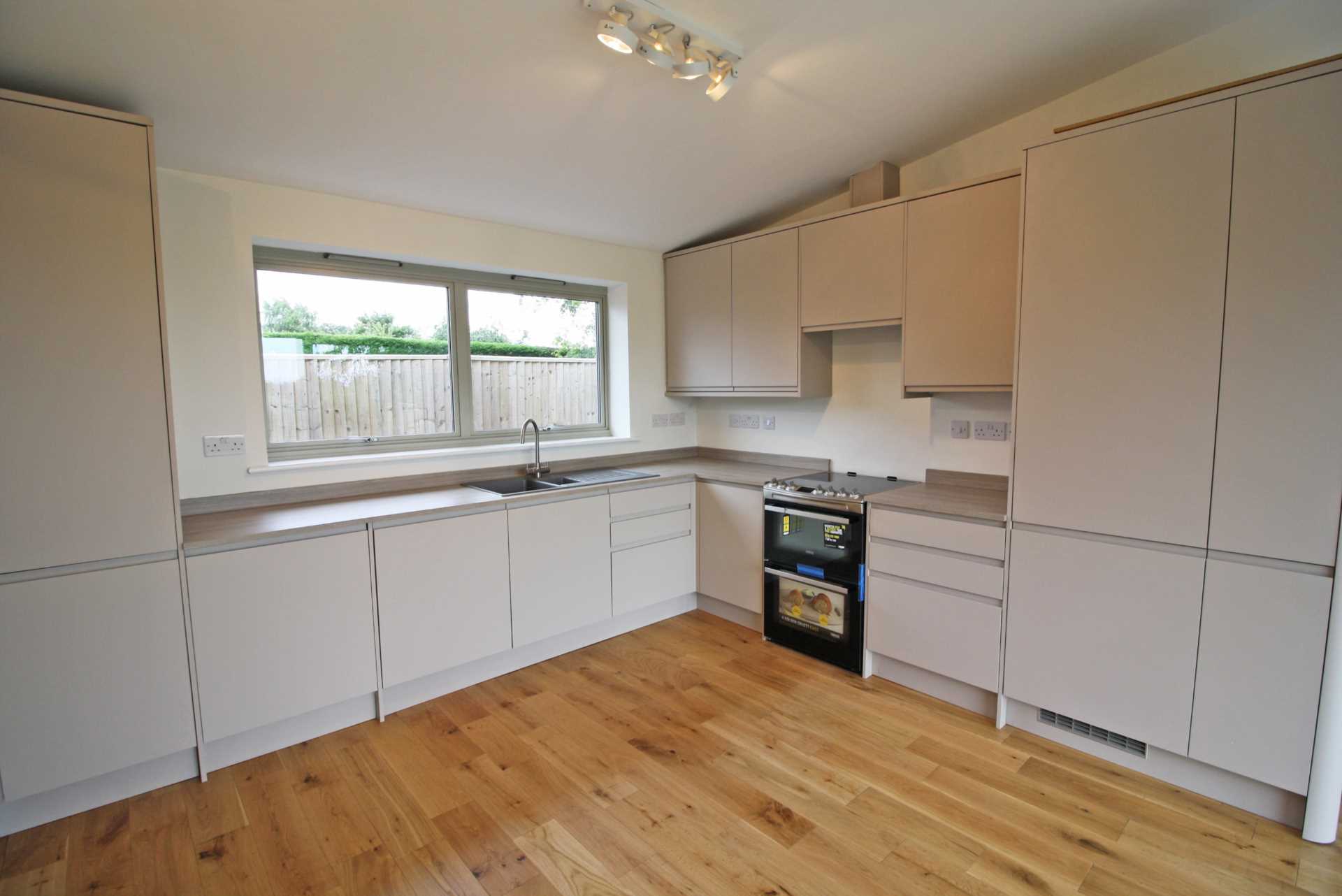 Additional Property Image 4 bedroom Detached to rent in Wallingford 3